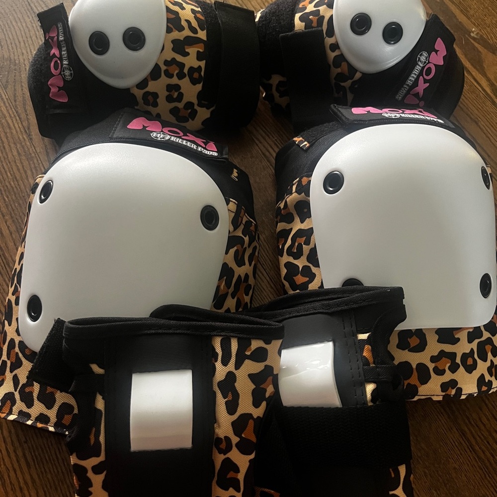 187 KILLER PADS Moxi Skate Knee Pads, Elbow Pads, and Wrist Guards